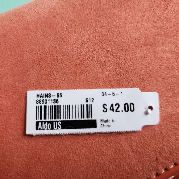 New Aldo Purse, Coral, Silver Chain, Cross Body. 11 × 4.25 inches - Picture 5 of 5